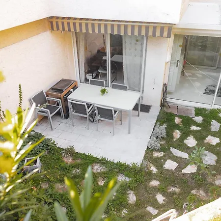 Private Garden Hideaway By The Sea