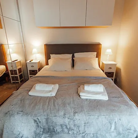 Private Garden Hideaway By The Sea *